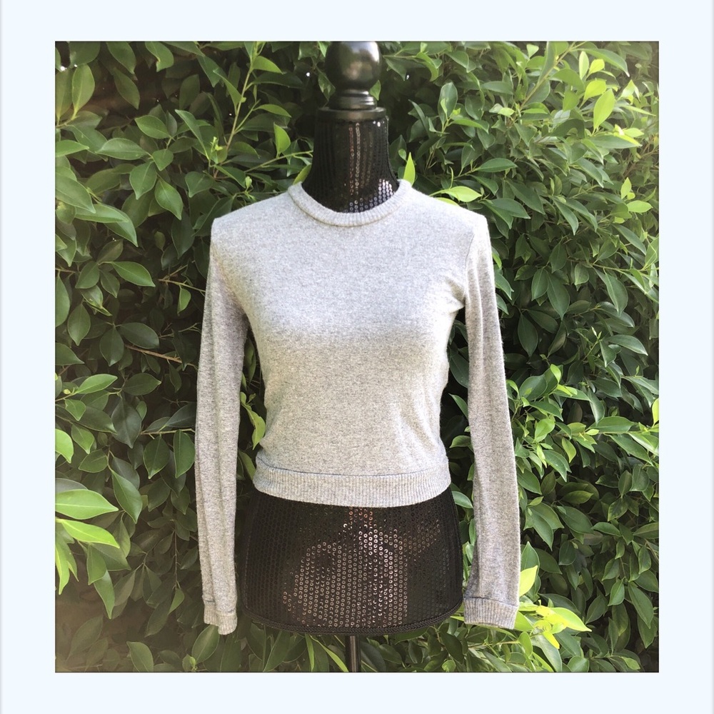 Brandy Melville cropped lightweight Sweater